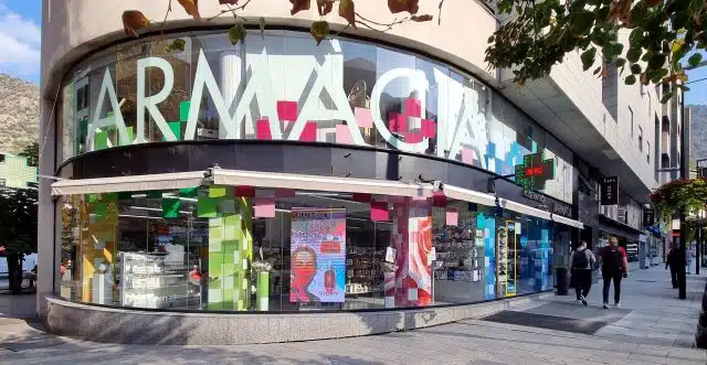 Exterior farmàcia Roser Miró Andorra 2023